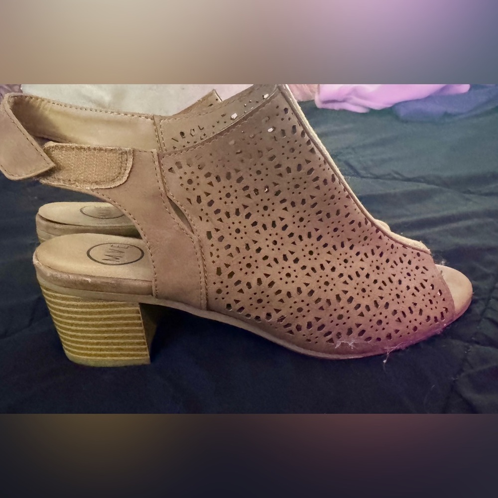 Women's Tan Cutout Ankle Boots